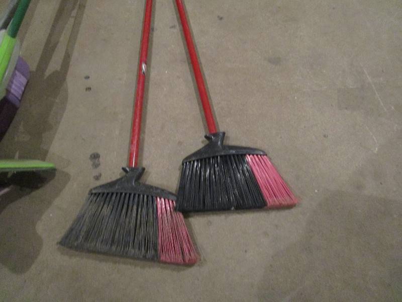 lot 193 image: Lot of Brooms & Mops
