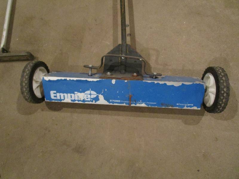 lot 198 image: Rolling Magnet & Hand Held Magnet
