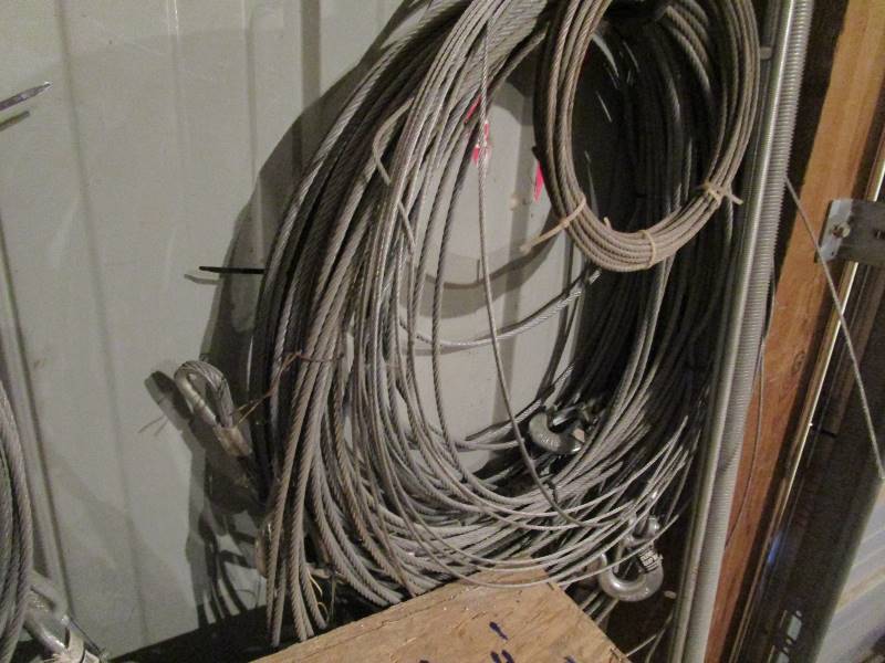 lot 200 image: Approx. 1,000 of 14 Cable & Hooks