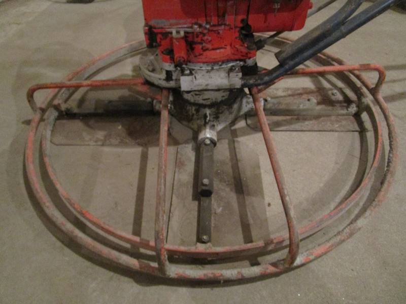 lot 7 image: Master 36 Trowel