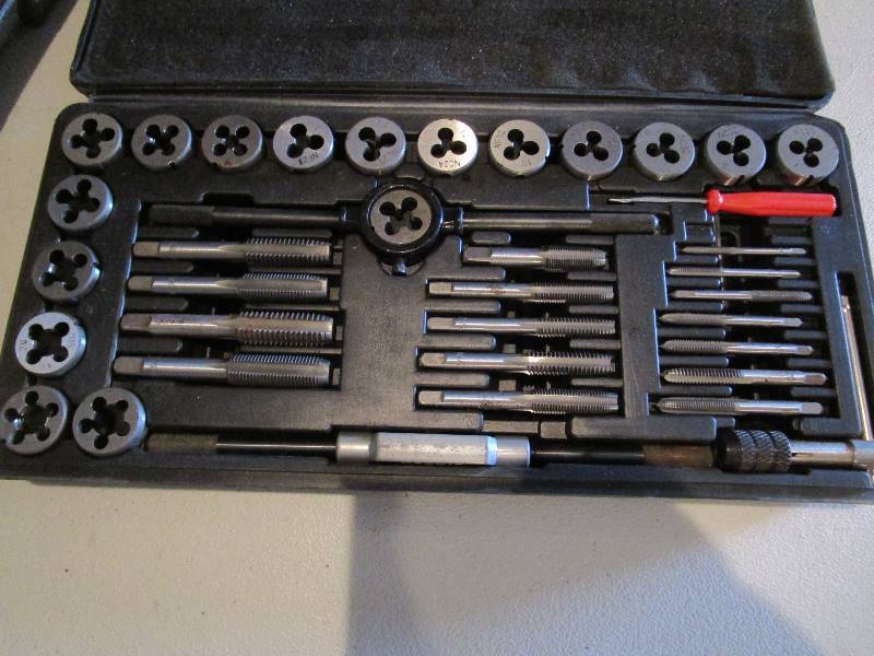 lot 224 image: Tap & Die Set & Torque Wrench