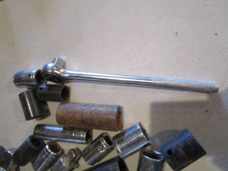 lot 226 image: 12 Drive Sockets & Ratchets