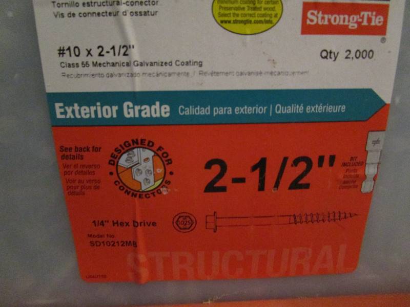 lot 246 image: 2 12 buckets of 2 12 x #10 Screws