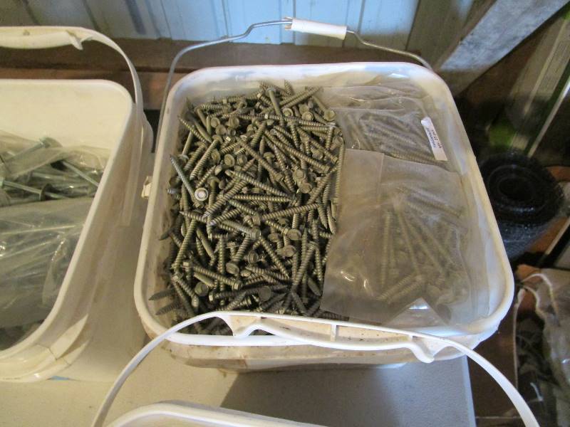 lot 255 image: Misc Screws & Nails