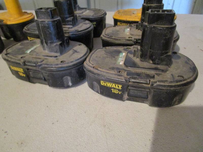 lot 234 image: DeWalt (6) 18v (2) 14v Batteries (all in working order)