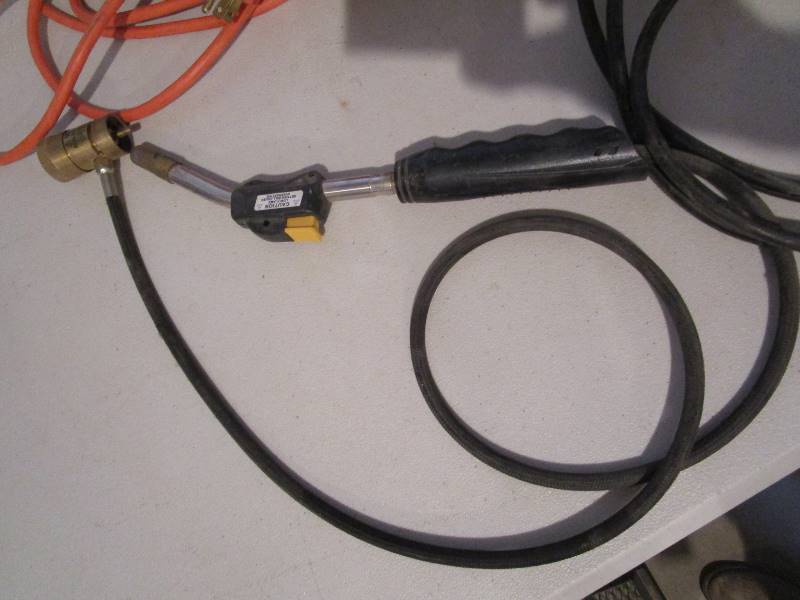 lot 239 image: Propane Torches & Extension Chords