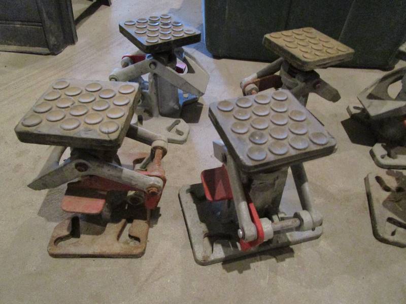lot 267 image: Equipment Brakes