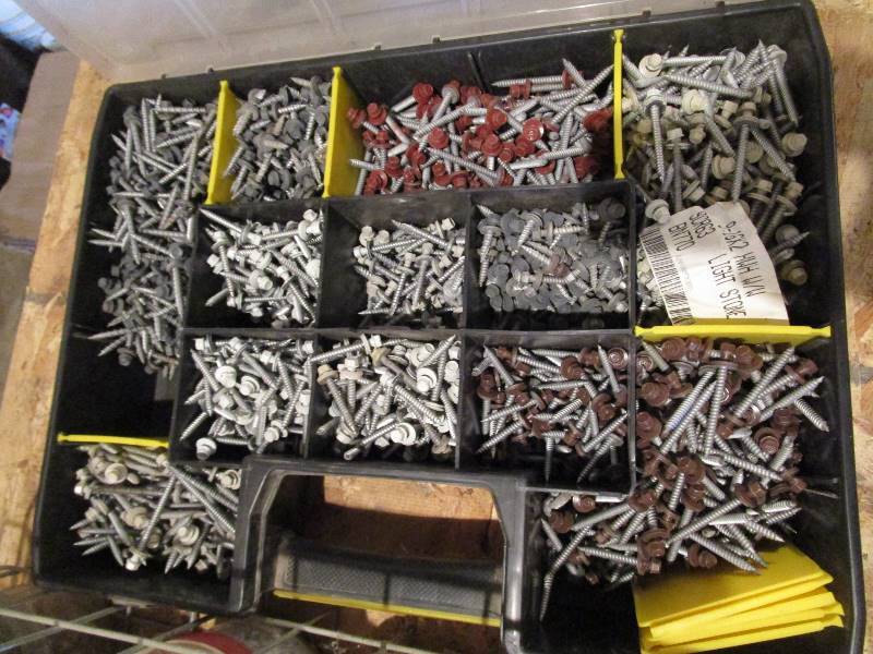 lot 268 image: Misc Screws & Nails
