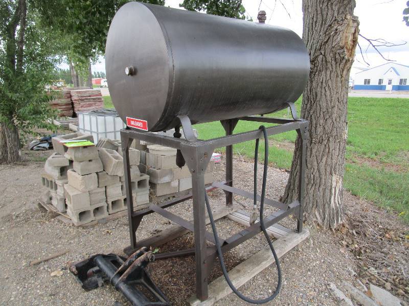 lot 328 image: 300 gal Fuel Tank