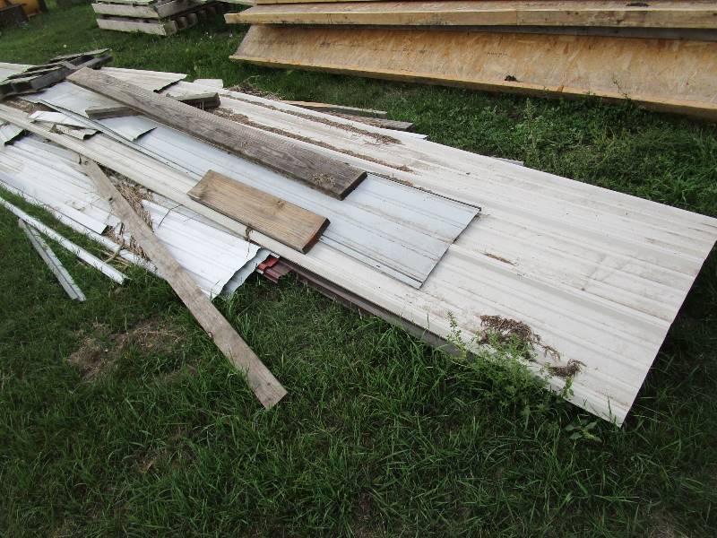 lot 342 image: New & Used Pieces of Tin Siding & Roofing