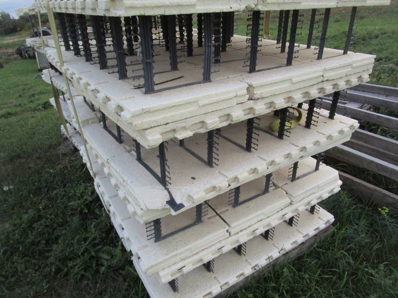 lot 347 image: Styrofoam Foundation Forms 4x16x12 24pcs