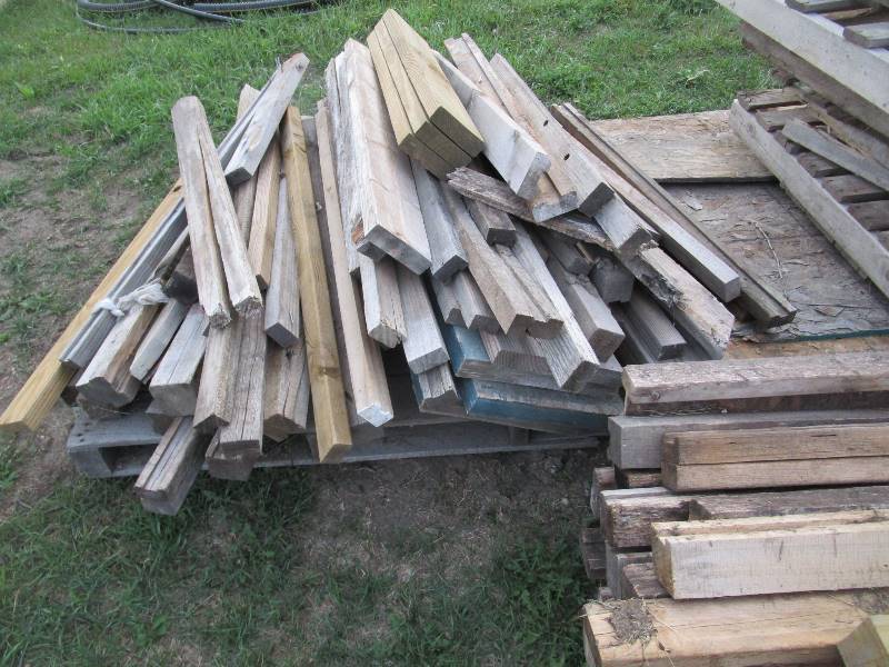 lot 350 image: Lumber, Plywood, Pallets