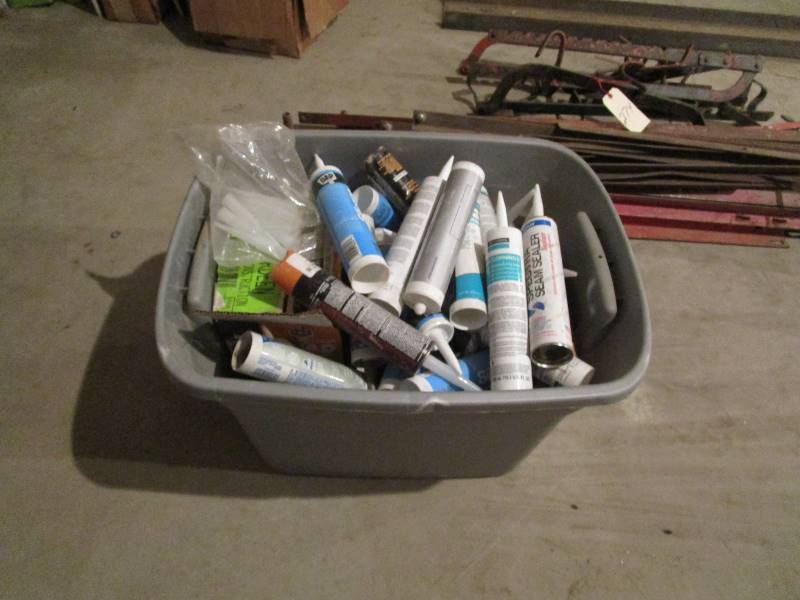 lot 275 image: Tote Full of Silicone & Caulk