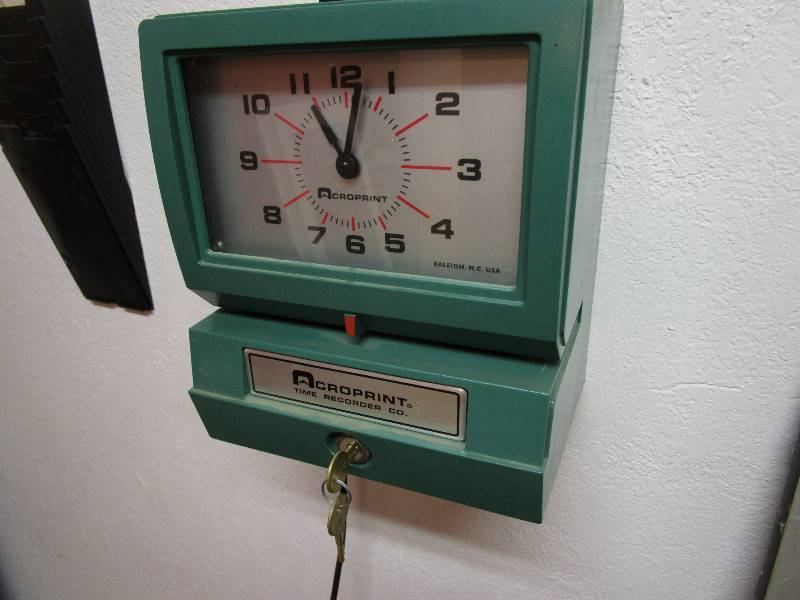 lot 322 image: Time Clock