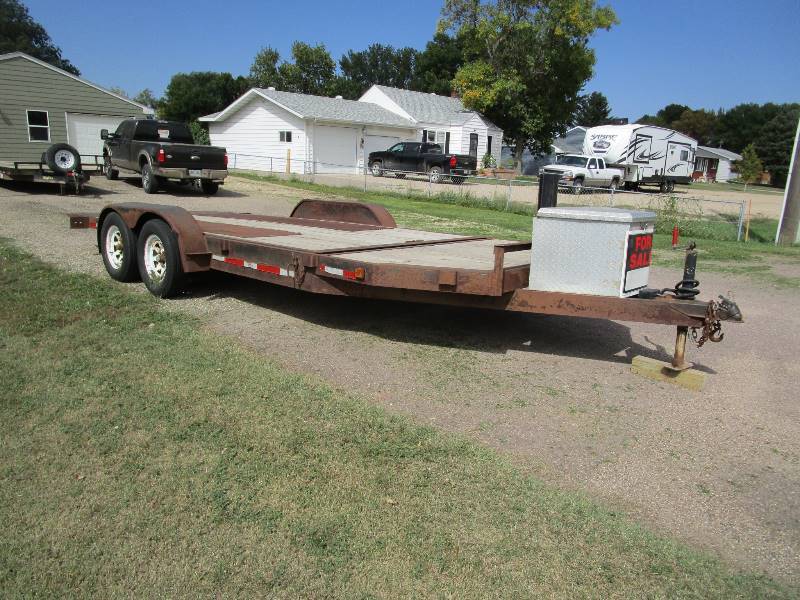 lot 9A image: 2004 Rettig 20 Tiltbed Trailer