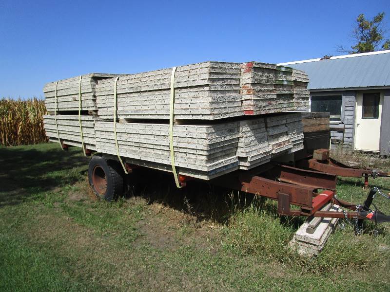 lot 120A image: 160 pcs Ellis & Symons 2x8 Forms & Trailer