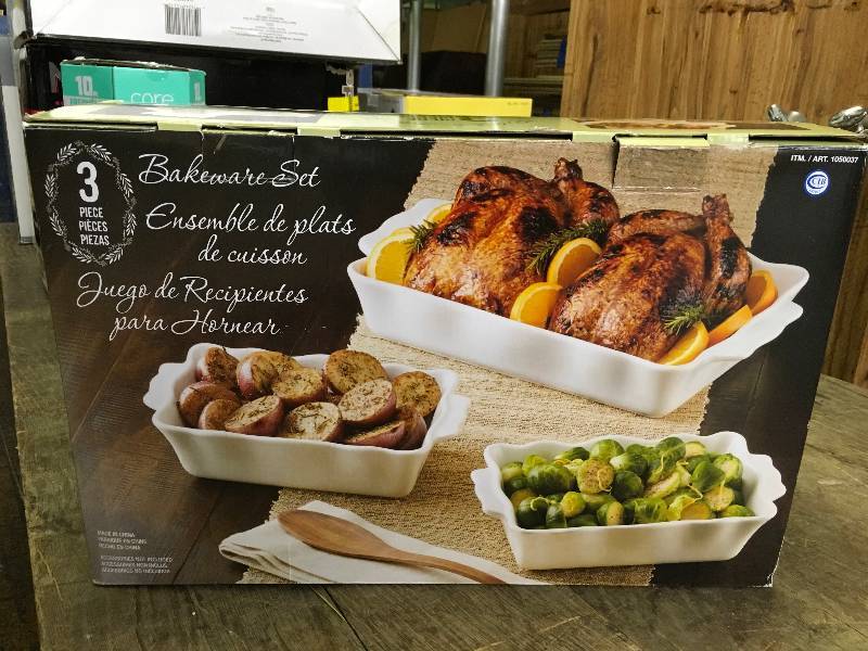 3PC Ruffle Bakeware Set, Retail $19.99