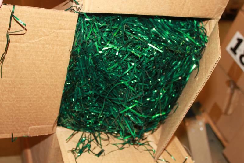 4 Cases Bulk Shred in Metallic Hunter Green & Light Pink