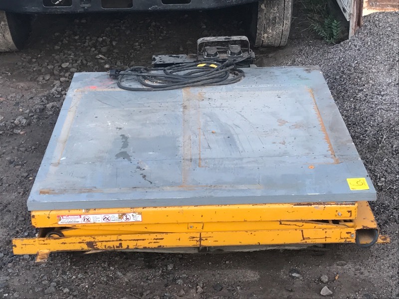 lot 6 image: Econo-Lift Hydraulic Lift Table