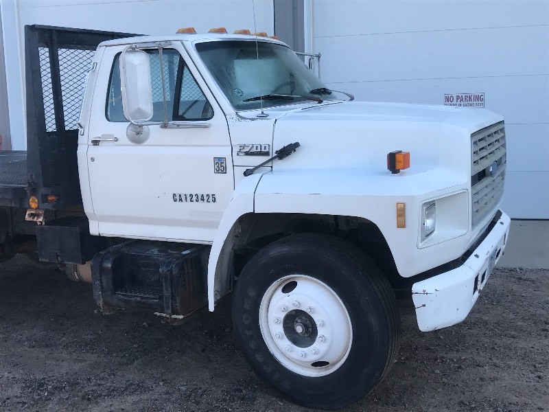 lot 1A image: 1993 Ford F.700