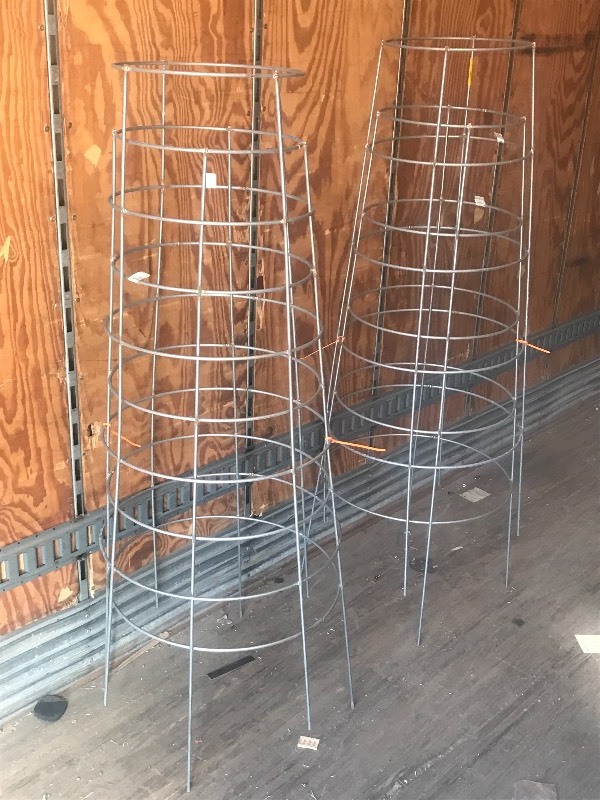 lot 46 image: (4) New 5ft Steel Plant Supports