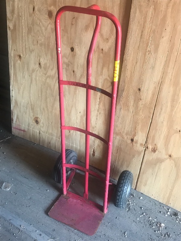 lot 40 image: Northern Floor Truck