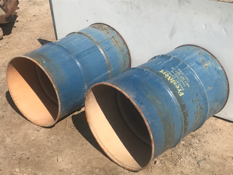 lot 28 image: (2) Barrels, (2) Doors