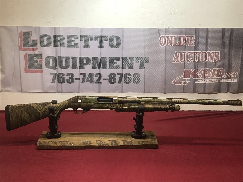 lot 20 image: Benelli Nova Shotgun