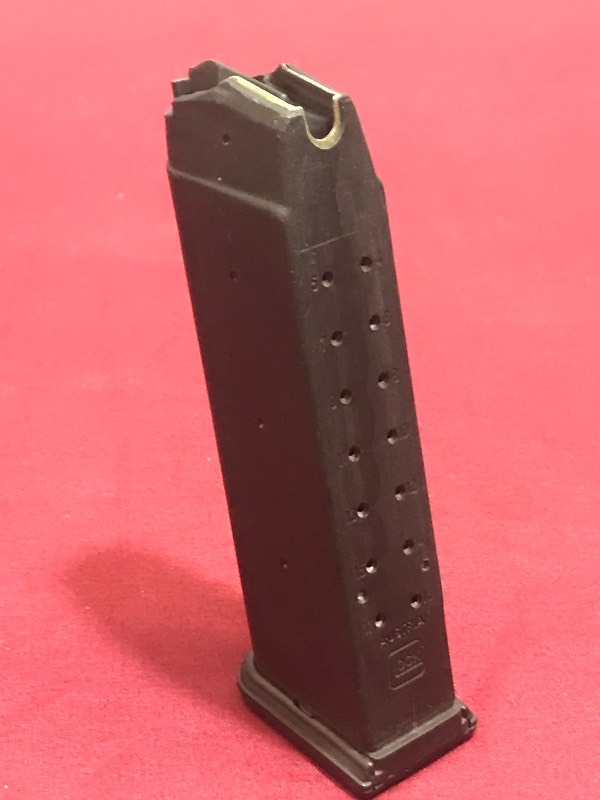 lot 31 image: Glock 17 Pistol Magazine
