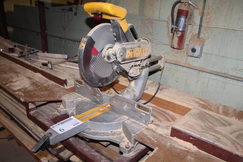 lot 6 image: DeWalt 12in. Sliding Compound Miter Saw
