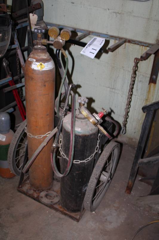 lot 11 image: Acetyln Oxygen Tanks w Cart, Hoses, Gauges