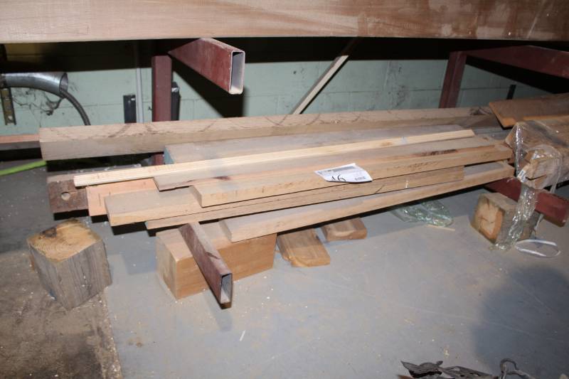 lot 46 image: Hardwood