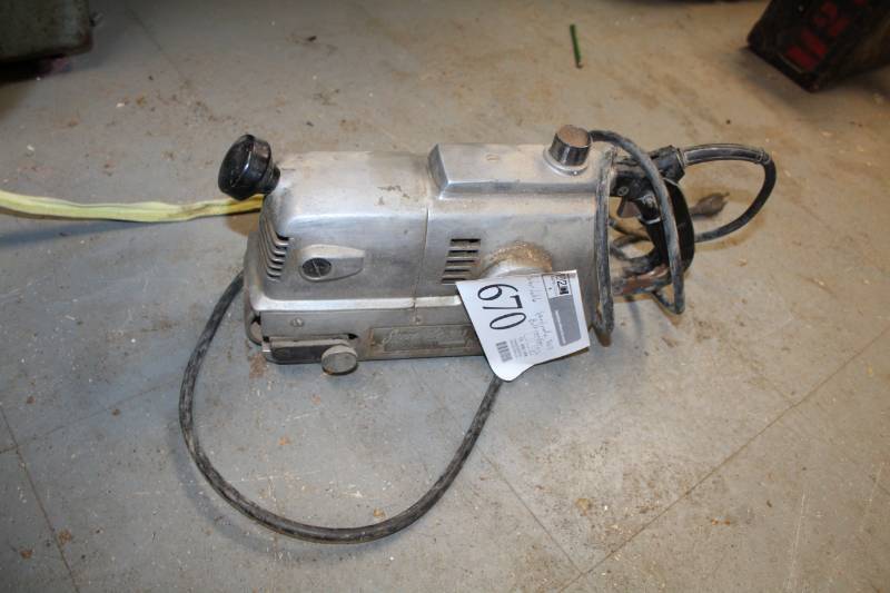 lot 670 image: Porter-Cable Speedmatic 503 Belt Sander