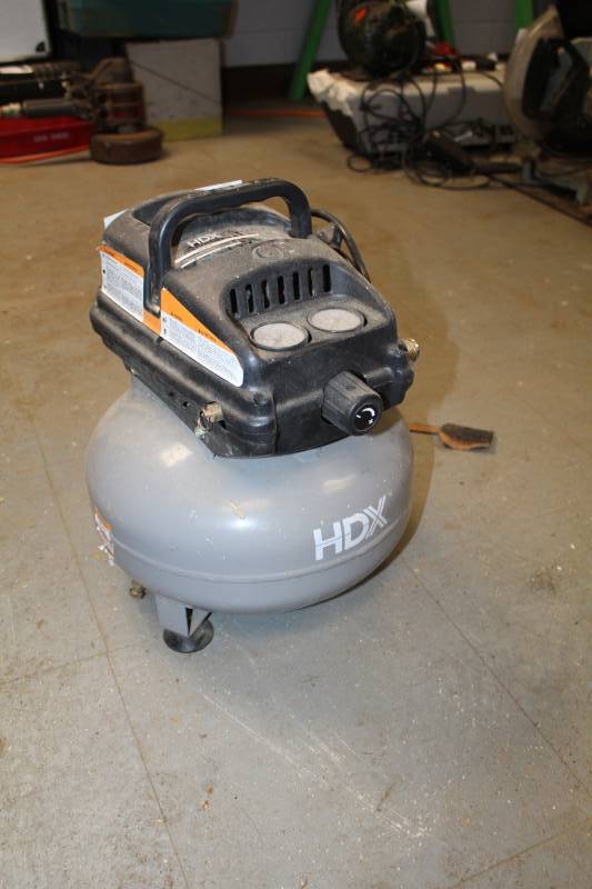 lot 616 image: 2012 HDX Portable Air Compressor