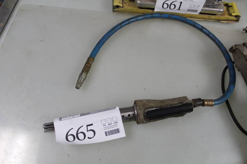 lot 665 image: Pneumatic Grinder