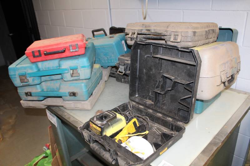 lot 673 image: Tool Cases, Empty