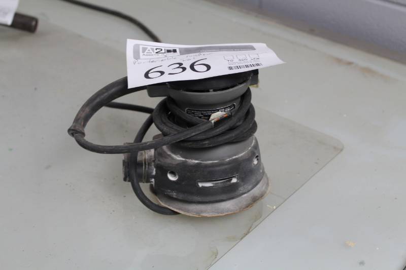 lot 636 image: Porter-Cable Orbital Sander
