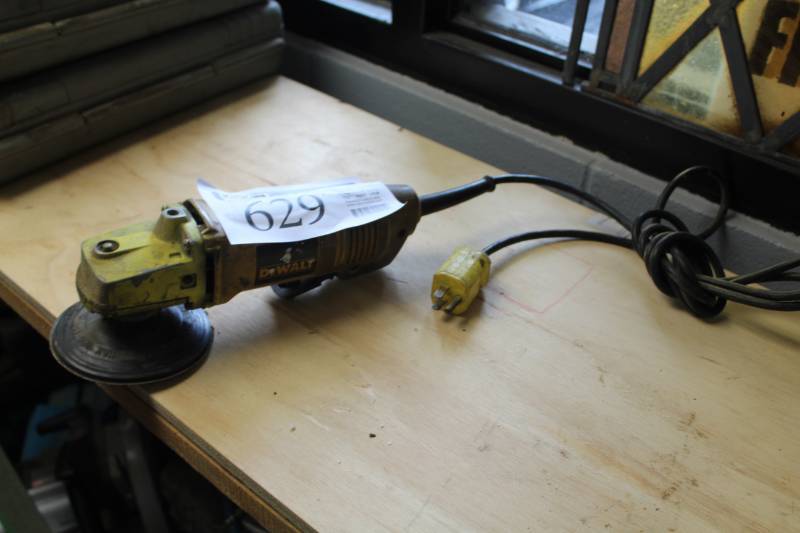 lot 629 image: DeWalt 4.5in. Angle Grinder