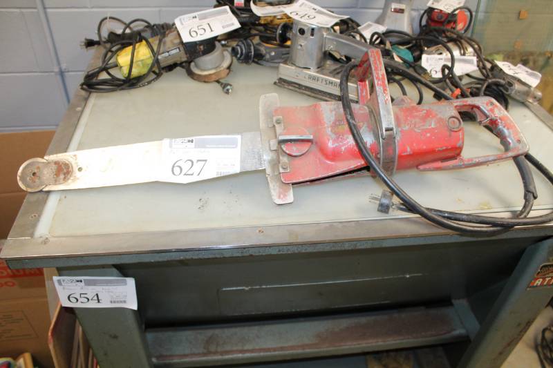 lot 627 image: Mall Electric Hand Chain Saw