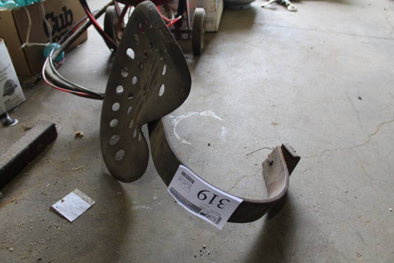 lot 319 image: Metal Tractor Seat