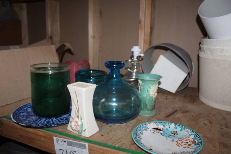 lot 719 image: Ornate Glassware, Flower Pots