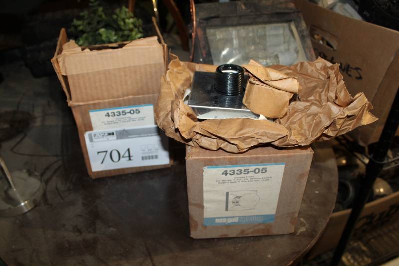 lot 704 image: Lot of (2) Wall-Mount Lamps