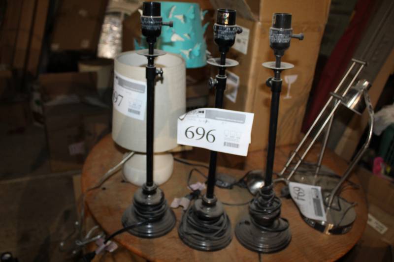 lot 696 image: Lot of (5) Table Lamps