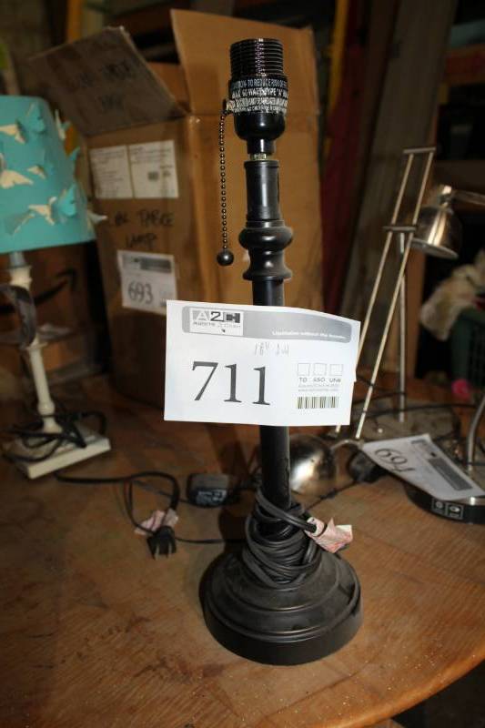 lot 711 image: Table Lamp