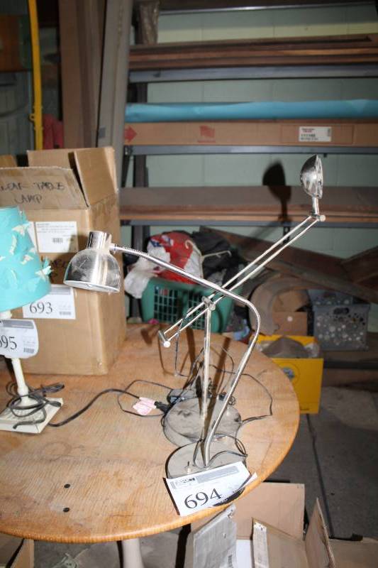 lot 694 image: Lot of (2) LED Desk Lamps