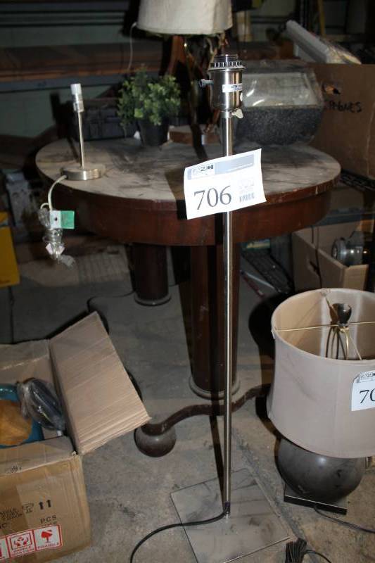 lot 706 image: Floor Lamp