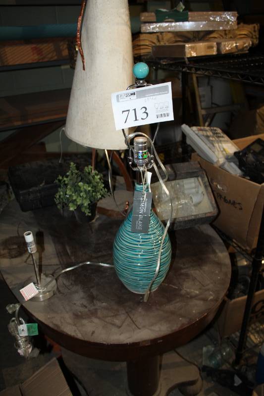 lot 713 image: Table Lamp