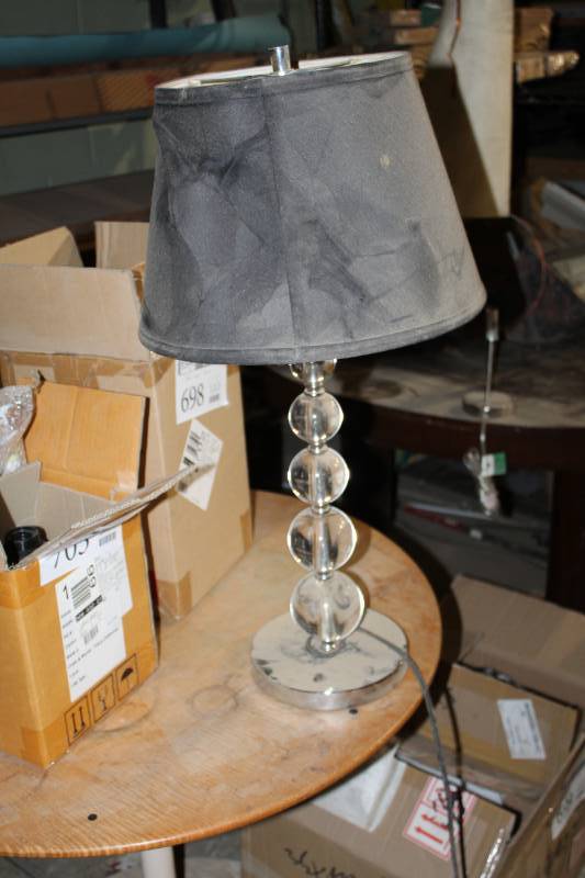lot 700 image: Table Lamp