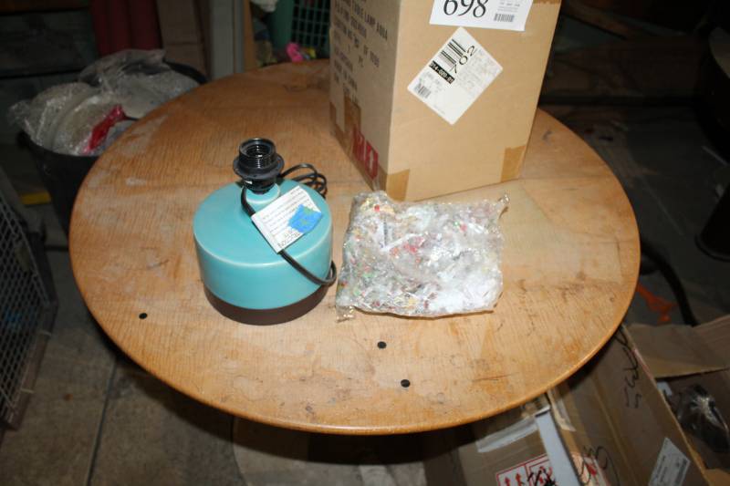 lot 705 image: Wildfire Table Lamp