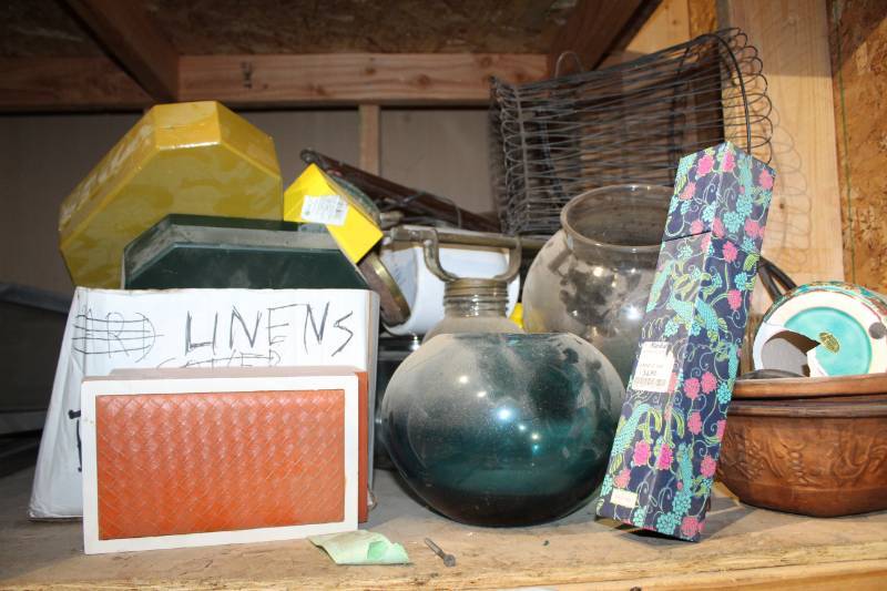 lot 717 image: Vases, Jars, Glassware